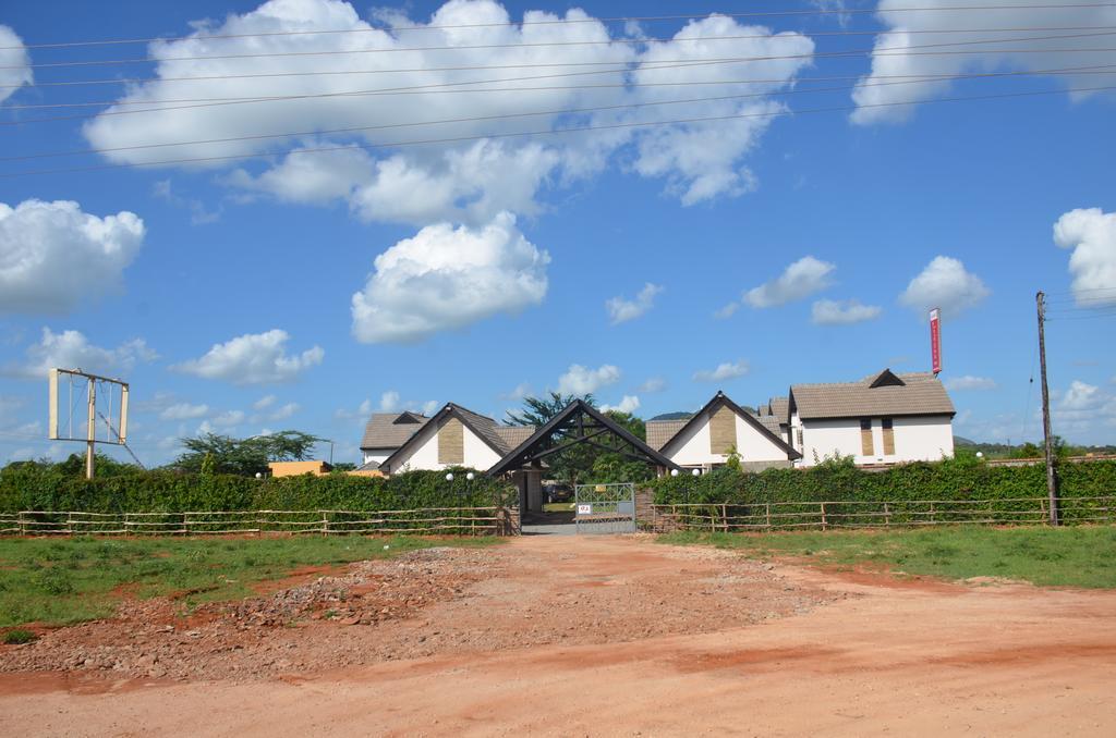 Afrika Lodges Voi Exteriör bild