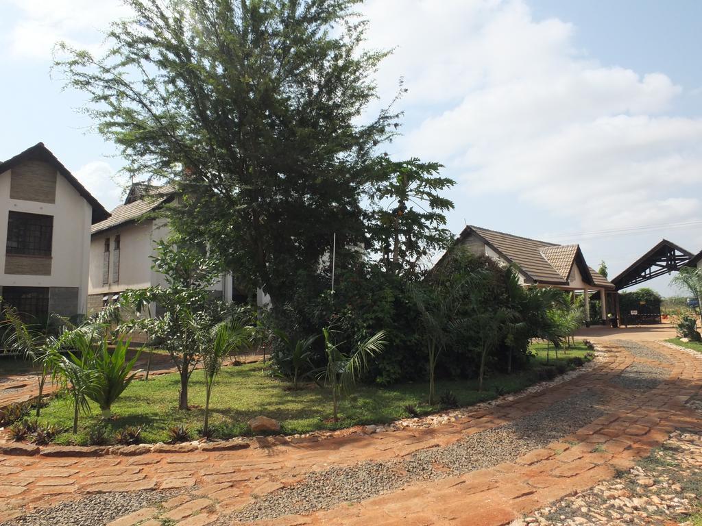 Afrika Lodges Voi Exteriör bild