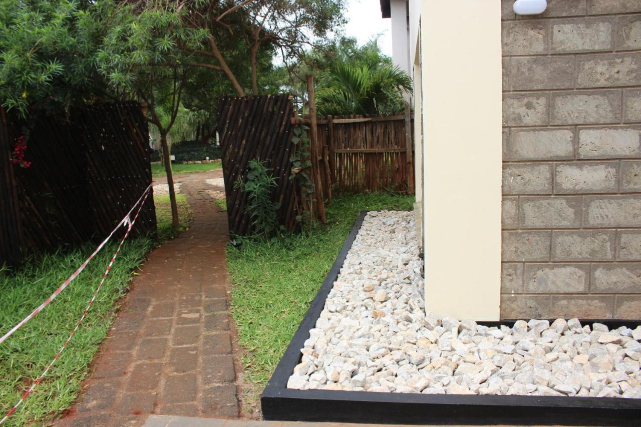 Afrika Lodges Voi Exteriör bild